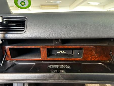 1995-Lexus-LS-400_8