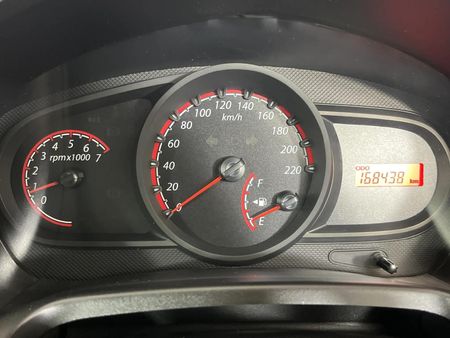2012-Ford-Figo-14-Ambiente_2