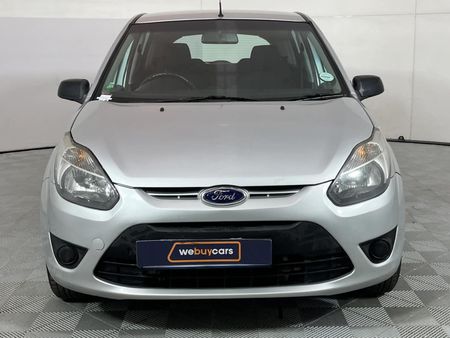 2012-Ford-Figo-14-Ambiente_5