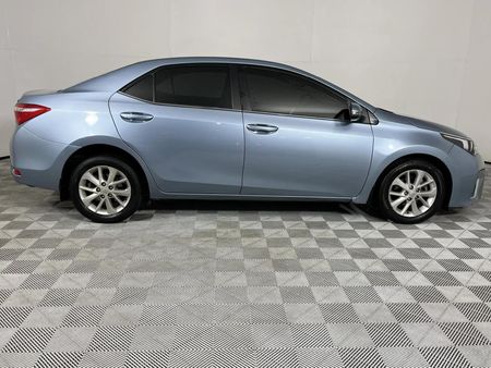 2015-Toyota-Corolla-18-High-Auto_14