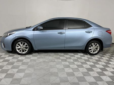 2015-Toyota-Corolla-18-High-Auto_16