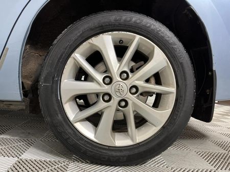 2015-Toyota-Corolla-18-High-Auto_6