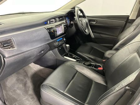 2015-Toyota-Corolla-18-High-Auto_8