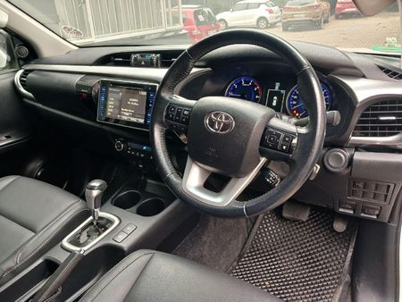 2017-Toyota-Hilux-28-GD-6-Raised-Body-Raider-Double-Cab-Auto_10
