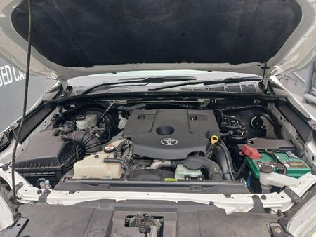 2017-Toyota-Hilux-28-GD-6-Raised-Body-Raider-Double-Cab-Auto_12