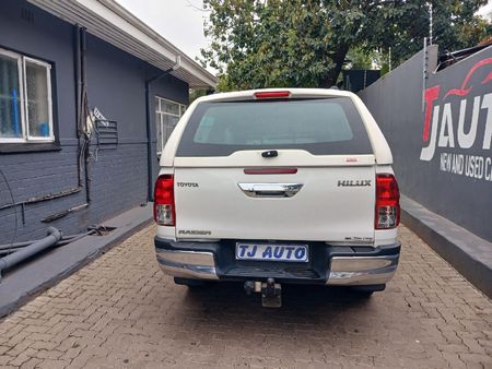 2017-Toyota-Hilux-28-GD-6-Raised-Body-Raider-Double-Cab-Auto_4