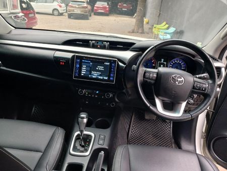 2017-Toyota-Hilux-28-GD-6-Raised-Body-Raider-Double-Cab-Auto_6