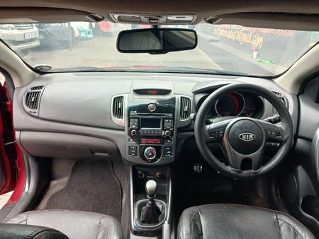 2012-Kia-Cerato-20_7