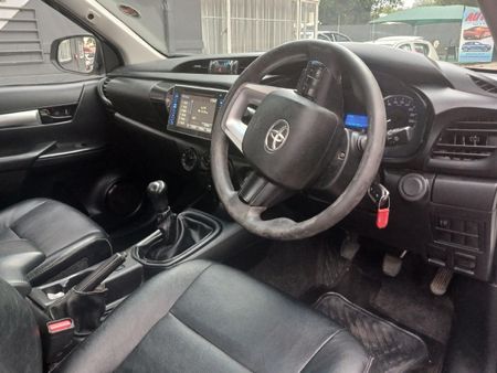 2018-Toyota-Hilux-24-GD-6-Raised-Body-SRX-Single-Cab_9