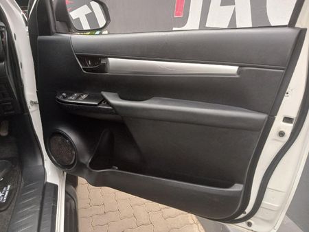 2018-Toyota-Hilux-24-GD-6-Raised-Body-SRX-Single-Cab_10