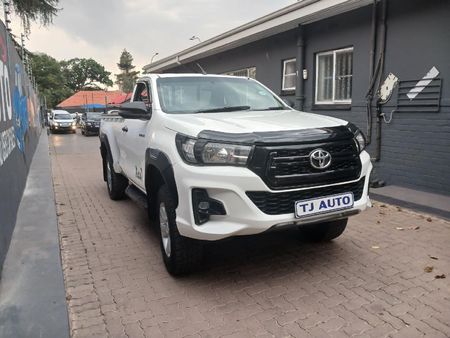 2018-Toyota-Hilux-24-GD-6-Raised-Body-SRX-Single-Cab_3