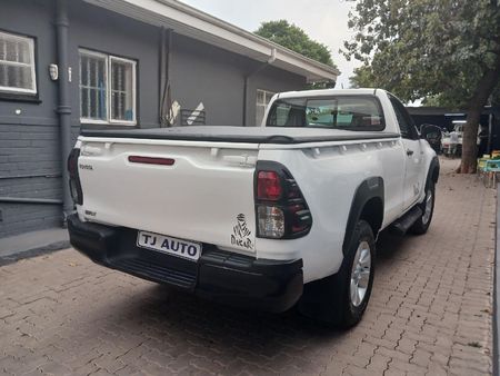 2018-Toyota-Hilux-24-GD-6-Raised-Body-SRX-Single-Cab_6