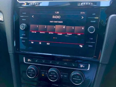 2019-Volkswagen-Golf-VII-GTI-20-TSI-Auto_12