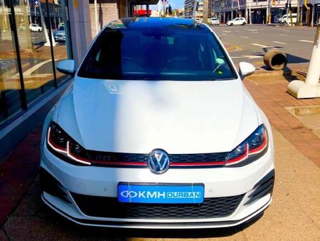 2019-Volkswagen-Golf-VII-GTI-20-TSI-Auto_1