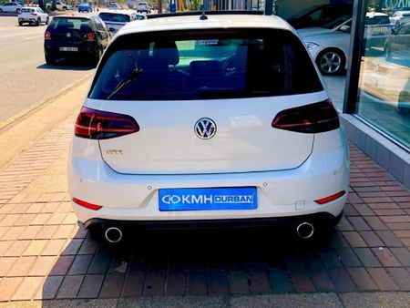 2019-Volkswagen-Golf-VII-GTI-20-TSI-Auto_2