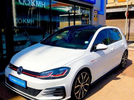 2019-Volkswagen-Golf-VII-GTI-20-TSI-Auto_5