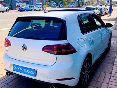 2019-Volkswagen-Golf-VII-GTI-20-TSI-Auto_6