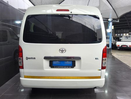2017-Toyota-Quantum-25-D-4D-10-seat_3