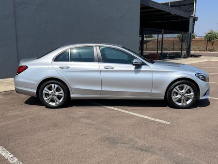 2020-Mercedes-Benz-C-Class-C-180-Auto_9