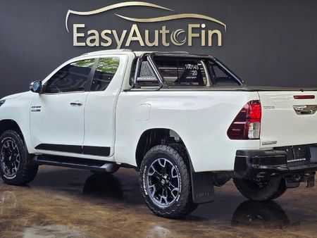 2020-Toyota-Hilux-28-GD-6-Raised-Body-Raider-4x4-Auto-Extended-Cab_4
