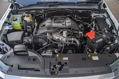 2025-Volkswagen-Amarok-30-TDI-V6-184kW-4Motion-Aventura-Auto-Double-Cab_8