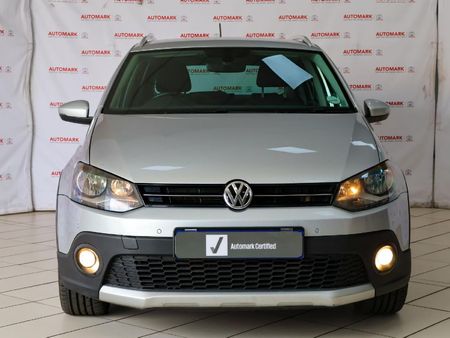 2015-Volkswagen-Polo-Cross-12-TSI_16
