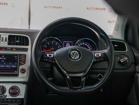 2015-Volkswagen-Polo-Cross-12-TSI_6