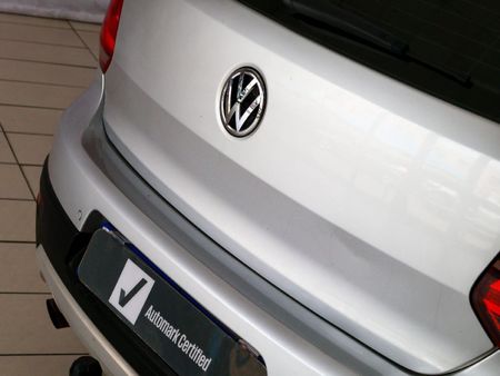 2015-Volkswagen-Polo-Cross-12-TSI_8