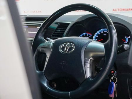 2014-Toyota-Fortuner-30-D-4D-Raised-Body_13