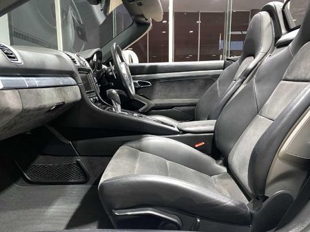 2016-Porsche-Boxster-GTS-Auto_9