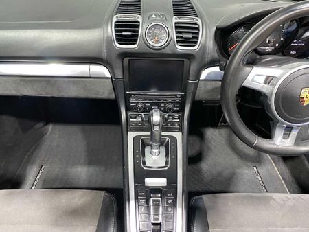 2016-Porsche-Boxster-GTS-Auto_16
