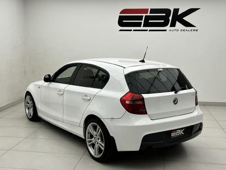 2010-BMW-1-Series-118i-5-dr_3