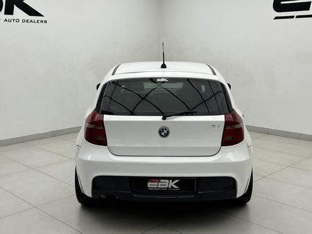 2010-BMW-1-Series-118i-5-dr_4