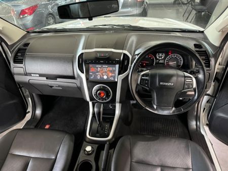 2020-Isuzu-D-Max-300-LX-4x4-Auto-Double-Cab_7