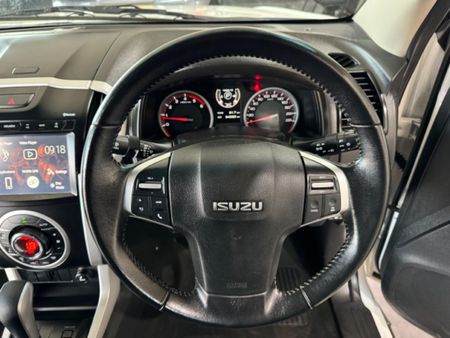 2020-Isuzu-D-Max-300-LX-4x4-Auto-Double-Cab_8