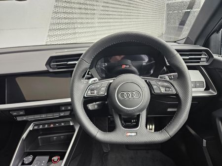 2024-Audi-RS3-Sportback-Quattro-Auto_6