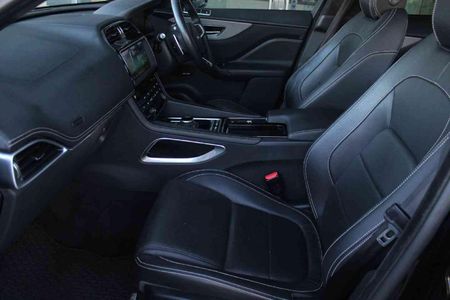 2020-Jaguar-F-Pace-30D-AWD-S_10