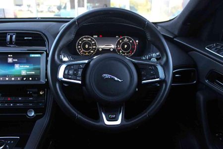 2020-Jaguar-F-Pace-30D-AWD-S_7