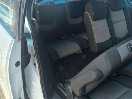 2008-Mazda-5-20-Individual_10