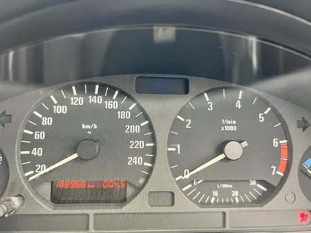1997-BMW-3-Series-316i_9
