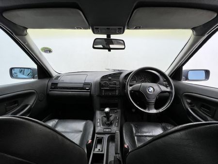 1997-BMW-3-Series-316i_10