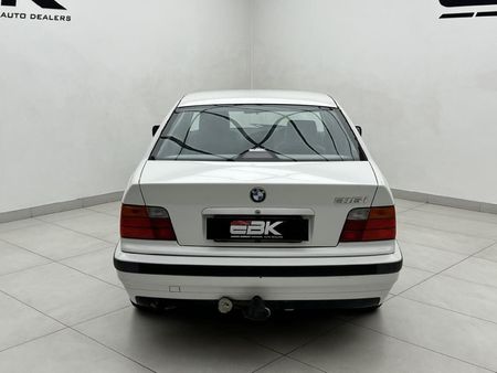1997-BMW-3-Series-316i_4