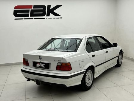 1997-BMW-3-Series-316i_5