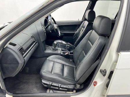 1997-BMW-3-Series-316i_6
