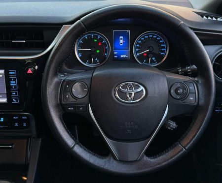2019-Toyota-Corolla-18-Exclusive_8