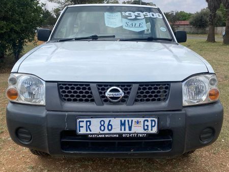 2011-Nissan-NP300-20i-LWB-Single-Cab_6