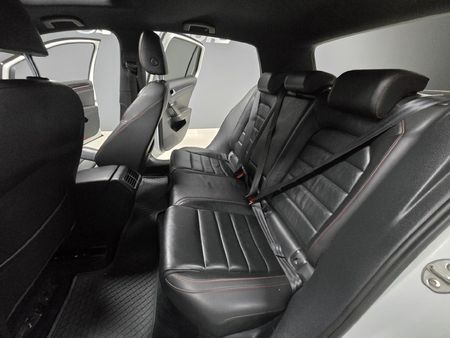 2014-Volkswagen-Golf-VII-GTI-20-TSI-Auto_12