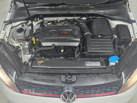 2014-Volkswagen-Golf-VII-GTI-20-TSI-Auto_6