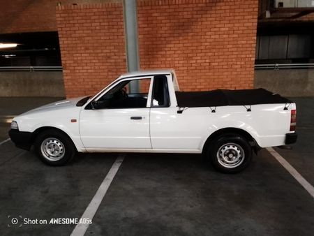 2002-Ford-Bantam-1300_1