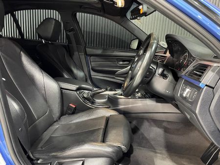2013-BMW-3-Series-330d-M-Sport-Auto-Diesel_13